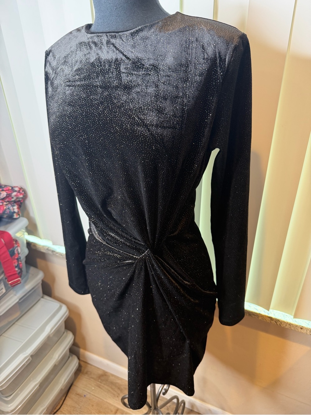 H&M Black Velvet Glitter Long-Sleeve Front Twist Mini Dress Size Medium - Picture 5 of 10